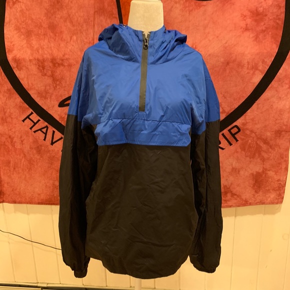 Blue and black windbreaker - Picture 1 of 3